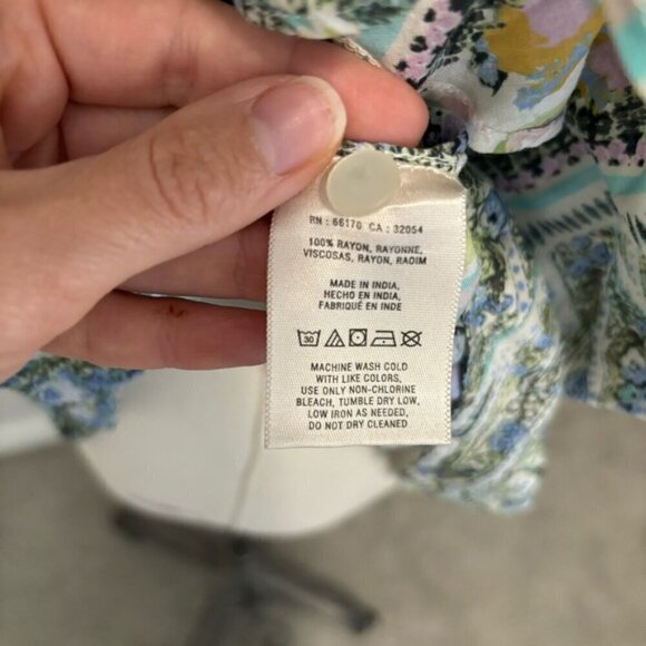 Anthropologie Maeve Maya Floral Flutter Sleeve Blouse Button Shoulder Size 6 - Picture 14 of 14